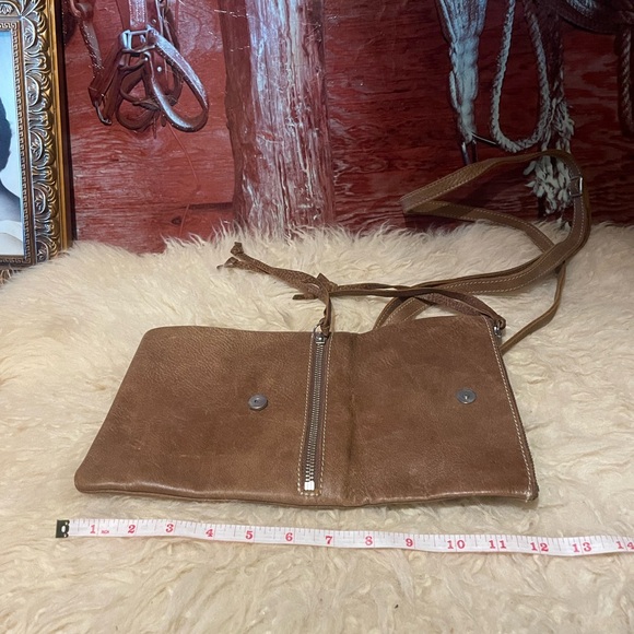 Roots Tribe leather bag - Picture 5 of 9